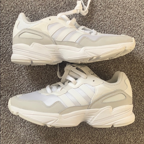 Men’s Adidas Sneakers - Picture 6 of 7